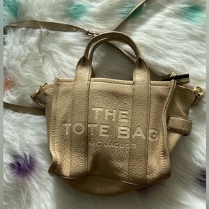 MARC JACOBS THE SMALL TOTE BAG.